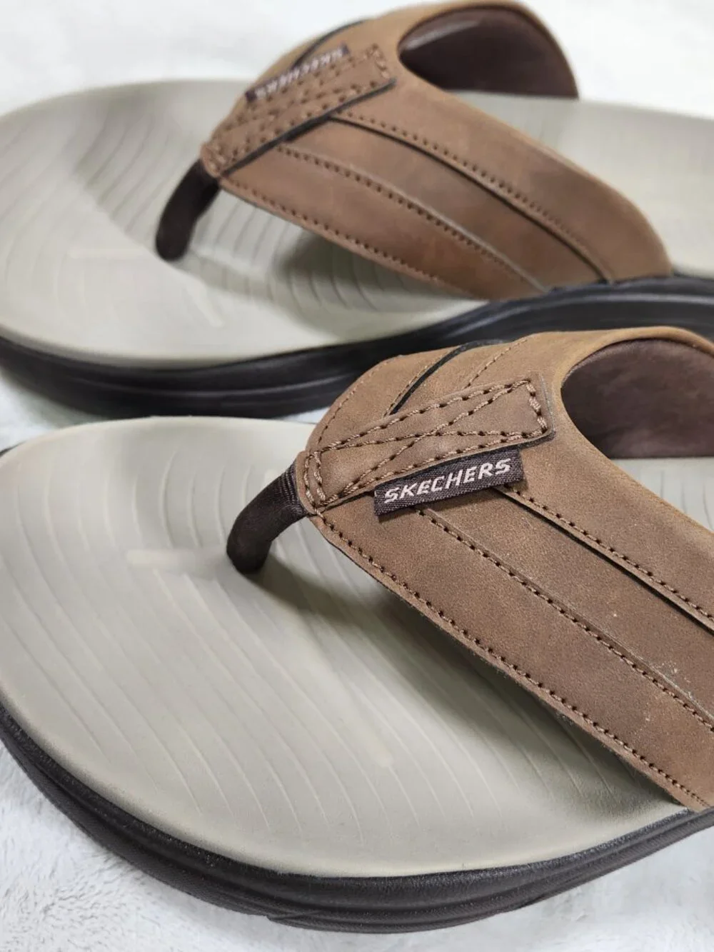 Skechers Mens Size 13 Flip Flop Sandals Shoes Relaxed Fit Luxe Foam Brown